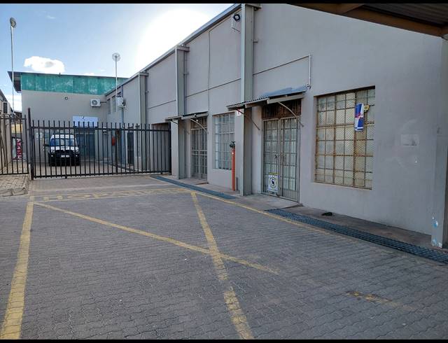 3,569M² BUSINESS CENTRE FOR SALE IN FUTURA INDUSTRIAL